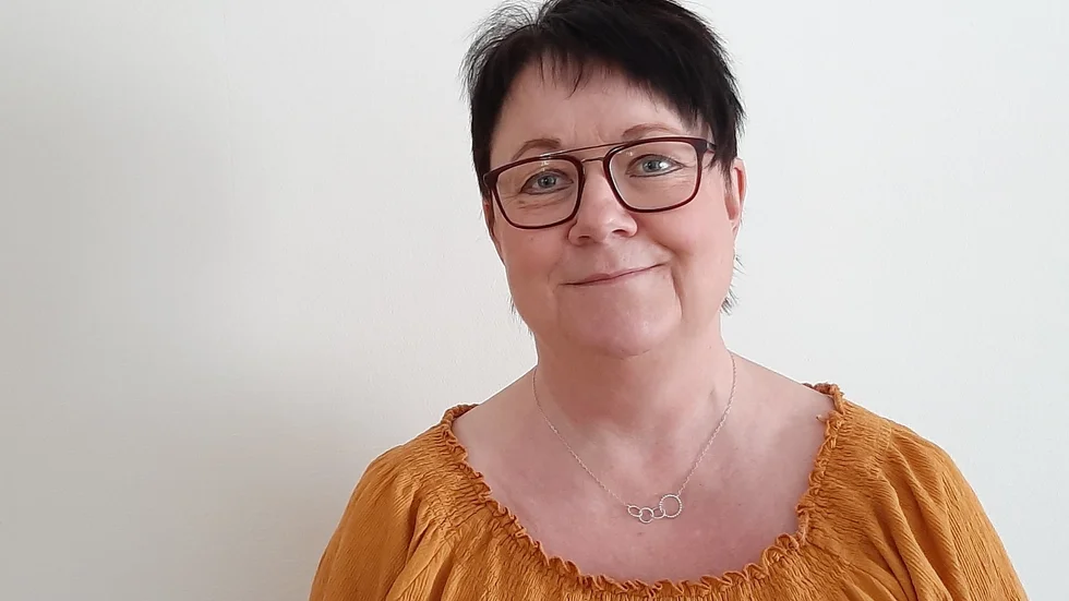 Cathrin Söderberg i Arjeplog har trots flera försök inte lyckats nå arrangören för att få pengarna tillbaka för biljetterna. "Det är så himla fult", säger hon.