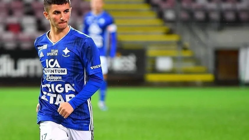IFK Eskilstuna-mittfältaren Salem Bakos skadade korsbandet och blir borta resten av säsongen.