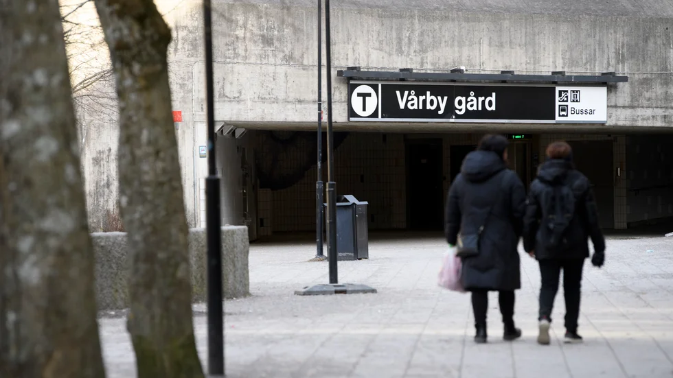 Ett tag efter att många ur nätverket frihetsberövades var det lugnare i Vårby söder om Stockholm. Men snart tog narkotikahandeln fart igen, enligt poliser. Arkivbild.