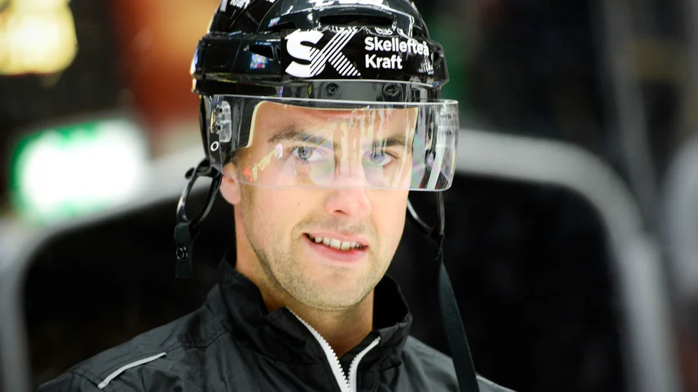 På bättringsvägen. Joakim Lindström har gått på is efter sin hjärnskakning och har inte drabbats av några bakslag i sin rehabilitering. Foto: Carina Kvist.