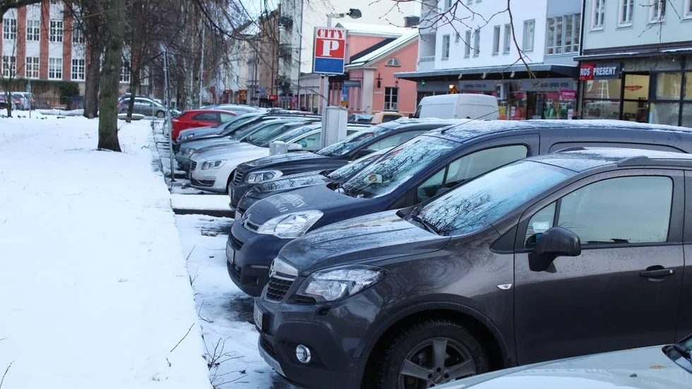 För få p-platser. Nu startar moderaterna ett parkeringsupprop för att lyfta diskussionen.