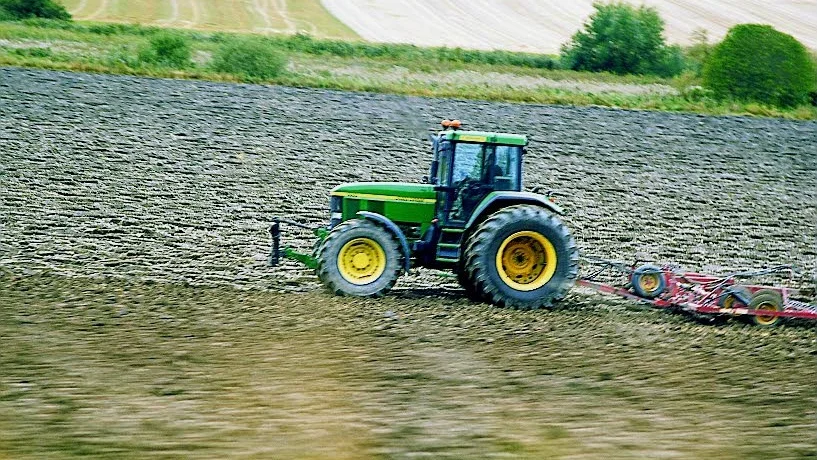De som flyttar från landsorten till städerna är ofta de mest välutbildade och begåvade enligt en ny forskarstudie.