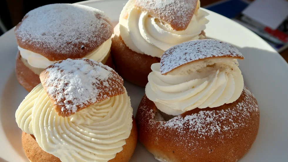 VT testade semlor från Ica Maxi, Bageri 96 grader, Byfiket och Linneas konditori i Gamleby. 