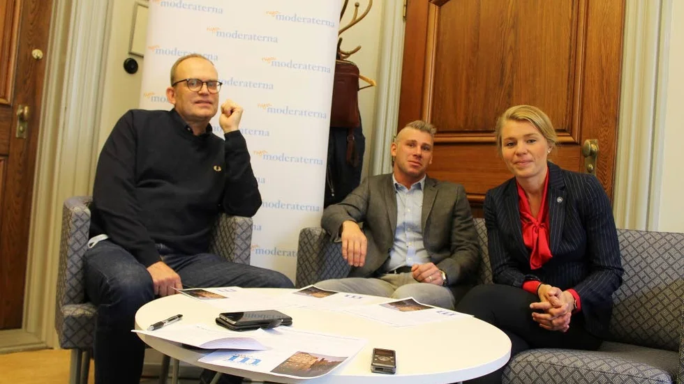 Fredrik Björkman och Roger Eklund-Åkesson delar på en av Moderaternas oppositionsrådposter medan Sophia Jarl har den andra oppositionsrådsposten.