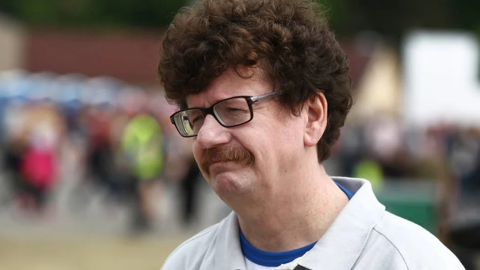 Kommunalrådet Lars Stjernkvist på Bråvalla festival 2017, besviken efter beskedet att festivalen för 2018 ställdes in.