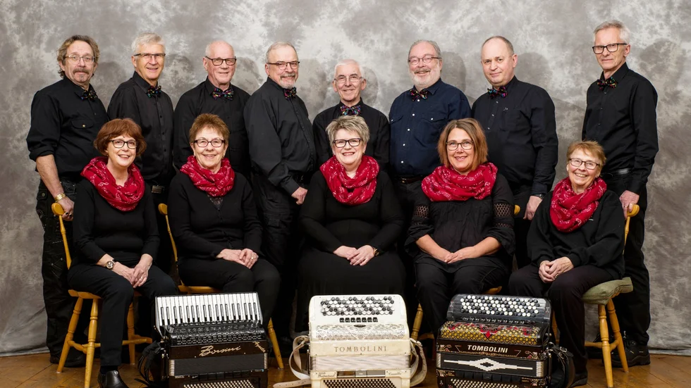 Bälgadraget. Bakre raden: Lennart Gustafsson, Ture Furberg, Rolf Larsson, Mats Holmberg, Göran Hofverberg, Christer Olofsson, Birger Sundström, Einar Norlund.Främre: Agneta Holmström, Lilian Brännström, Monica Eriksson, Catrin Eriksson, Karin Stenlund.
