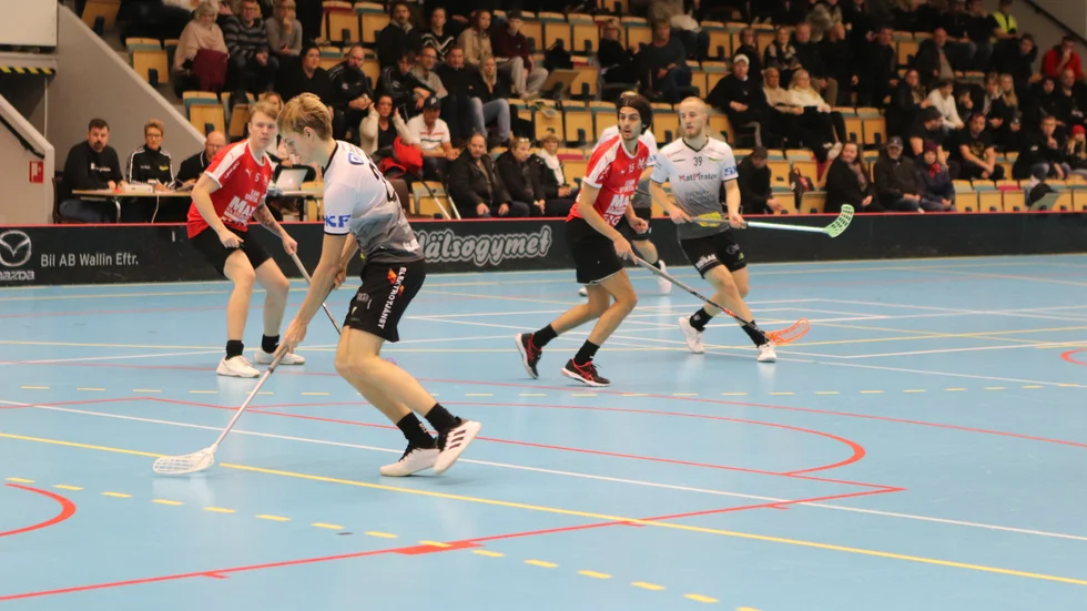 KIB:s u-lag mötte på söndagen Torshälla i en match i division 3 och tillställningen följdes med intresse av relativt mycket publik på läktarplats.
