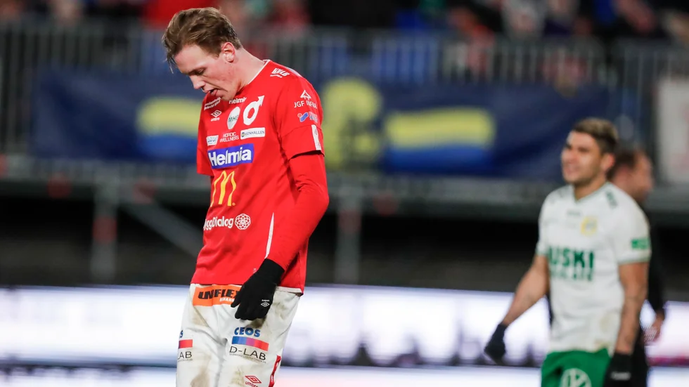 Adam Carlén och Degerfors föll tungt mot Hammarby.