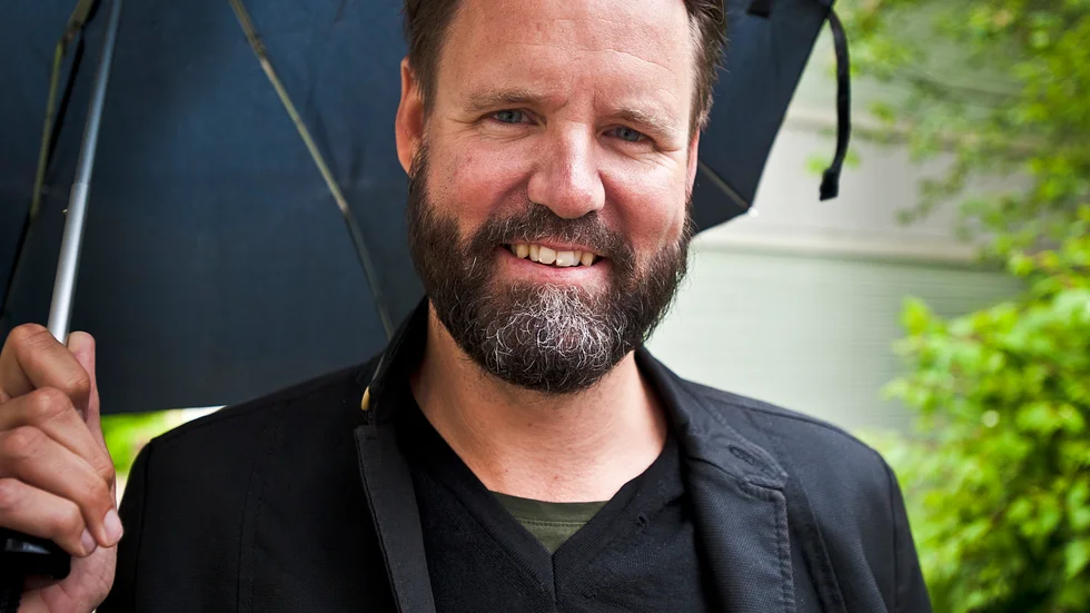 Lugn omgivning. "Att få vara här och skriva är en förmån. Det är en lugn omgivning så jag kan koncentrera mig bättre till skillnad mot Stockholm", säger Pär Sahlin. Foto: Emilie Sjölund.