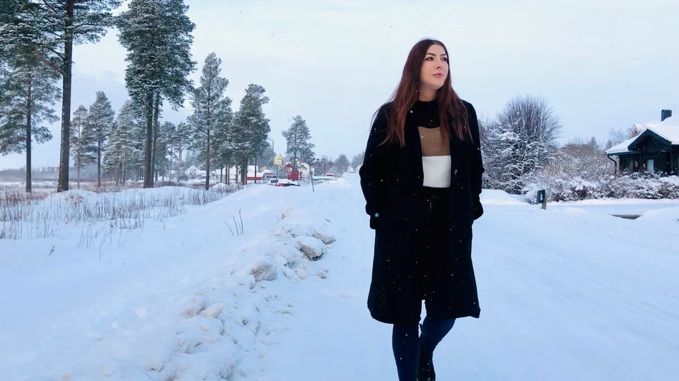Skuthamn är hemorten för pojken Lars som händelserna kretsar kring i Christina Öhmans debutroman "Under svart himmel".