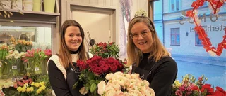 Högtryck för handlarna i Enköping inför Alla Hjärtans Dag: "Klimatsmarta tulpaner"  
