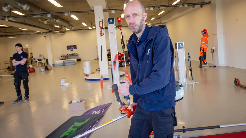 Fredrik Berggren i full fart med flytten.