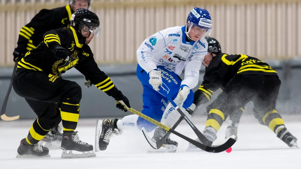 Aleksi Seppänen och IFK Motala mötte AIK i förra vinterns elitserie. Men nu har AIK lagt ned verksamheten med omedelbar verkan och det blir ingen match, bland annat på annandag jul.