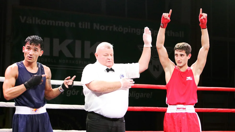 Erduan Berisha vann SM-guld för andra året i rad för seniorer. Något som motståndaren Yousofi Rohullah tydligen var förvånad över efter att domslutet förkunnats.
