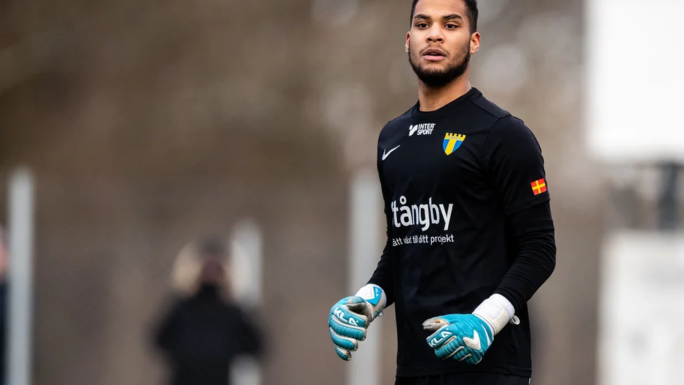 20-årige målvakten Lamin Sarr, senast i division 1-laget Torns IF, är klar för AFC Eskilstuna.