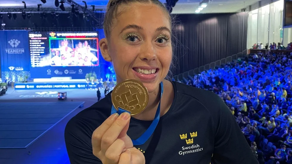 Emma Frändén med EM-guldet som hon och Sverige bärgade i mixedklassen.