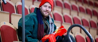 Linus Omark förlänger kontraktet med Geneve till 2023/24