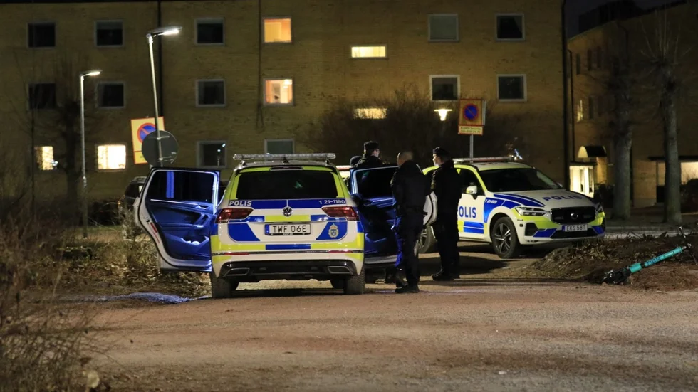 Festen urartade och flera anmälningar om misshandel upprättades samt en anmälan om narkotikabrott.