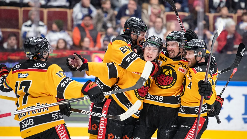 Pontus Andreasson gjorde tre mål för Luleå när laget vände underläge till seger mot Leksand på bortaplan.