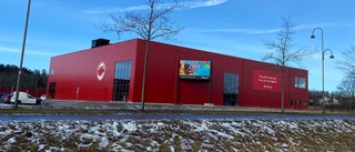 Byggfirman om omdebatterade skylten: "Går att vika in"