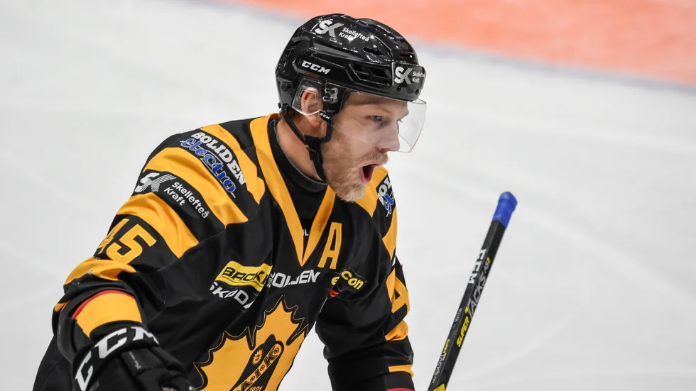 Stekhet 29-åring. Men snart fyller Oscar Möller 30 år. Det tänker den hete forwarden fira med öka på sin och lagets fina statistik.
