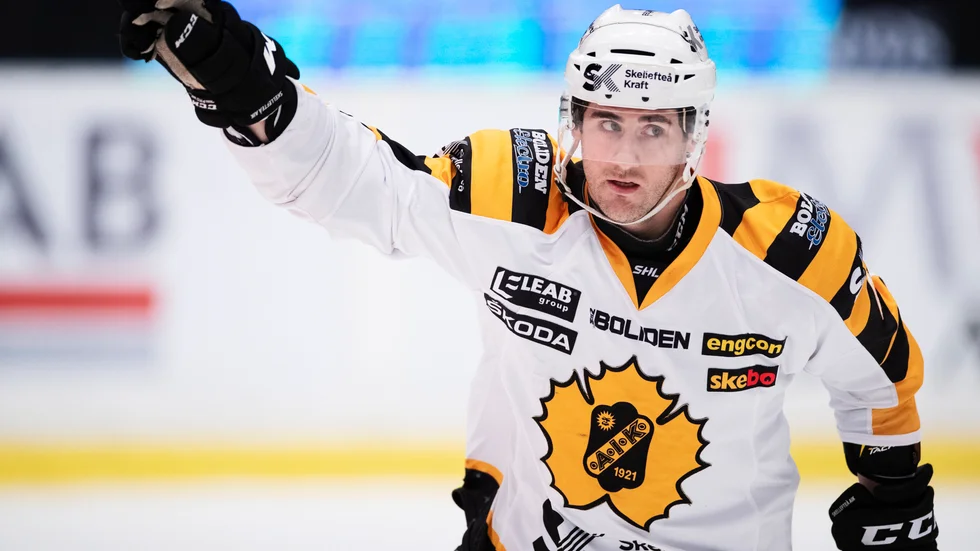 Bud Holloway har 223 poäng på 280 SHL-matcher i sin karriär. Frågan är om det kommer bli några fler för den omtyckte kanadensaren?