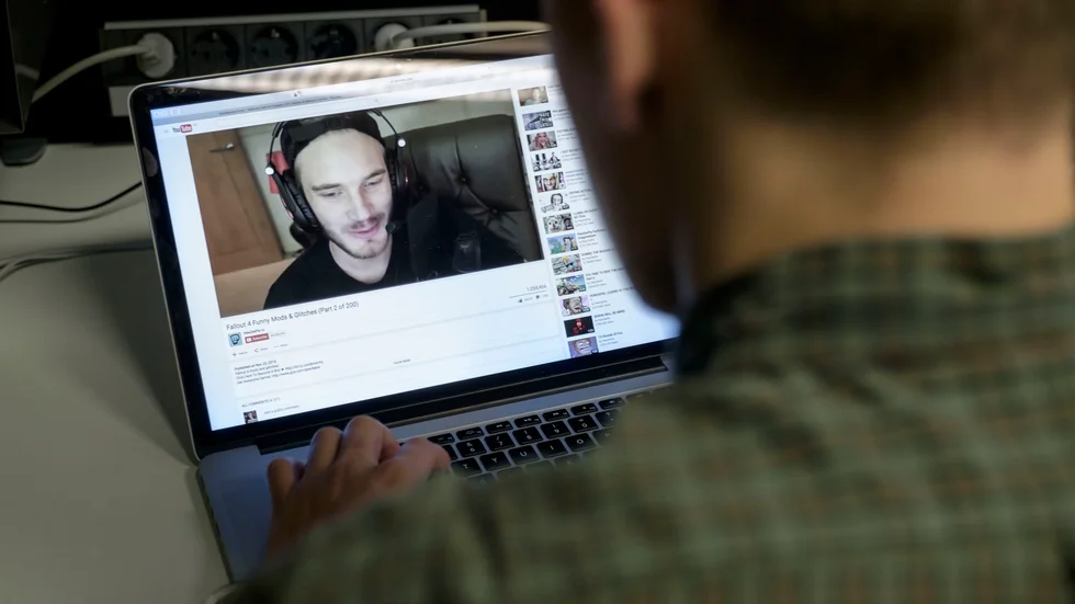 Felix Kjellberg, alias PewDiePie, tar nu avstånd från högerextremism. 