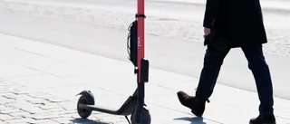 De inför böter för felparkerade elsparkcyklar 