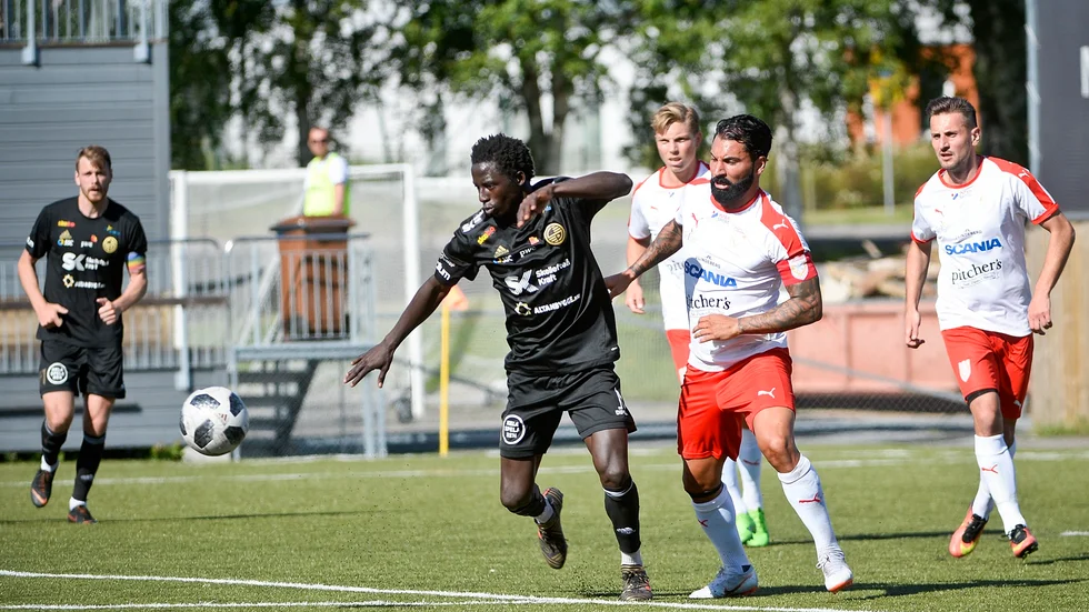 Raymond Mendy gjorde sitt första mål i Skellefteå FF.