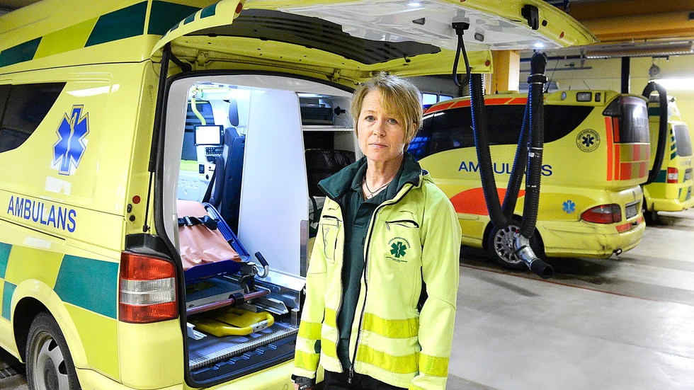 Christina Appelblad, chef vid ambulansen och akuten, har skickat frågorna till räddningstjänsten. Hon har inte fått svar ännu.