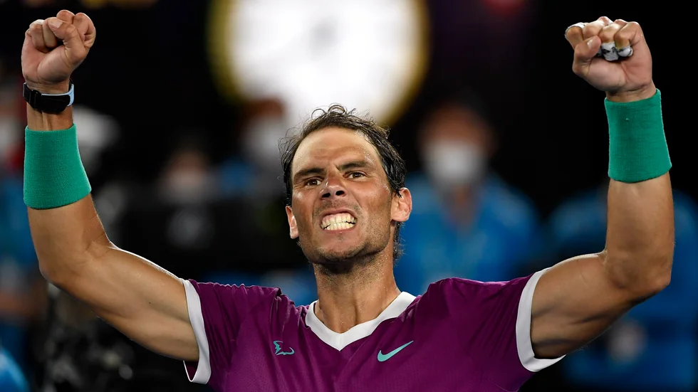 Rafael Nadal jublar efter semifinalsegern i Australian Open.