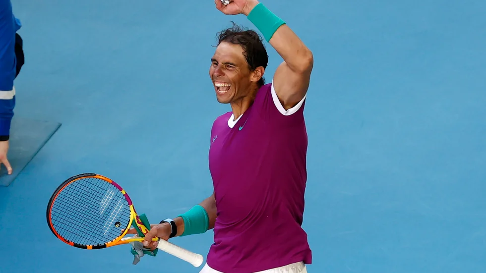 Rafael Nadal slog ut kanadensaren Denis Shapovalov.