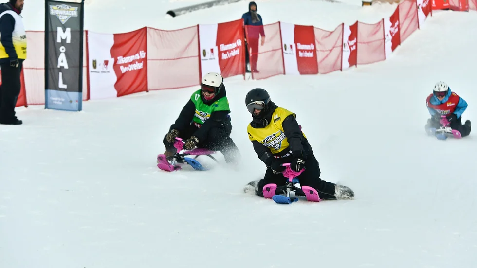 Det var full fart då Snowracer Cup genomfördes i lördags. Marina Burman, Signe Nordvik och Luna Wiklund, tävlade i damklassen.