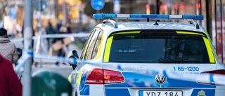 Man med skottskador hittad död i lägenhet