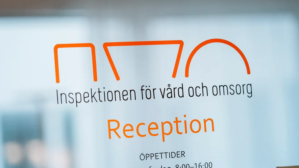 En vårdcentral i Bohuslän har anmält sig själv till Inspektionen för vård och omsorg för att man i flera månader missade att en äldre man hade cancer. Arkivbild.