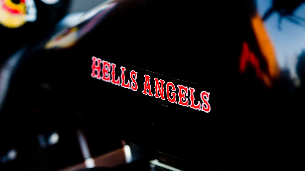 En medlem i Hells Angels och en 35-åring åtalas misstänkta för att ha försökt utpressa en annan man på 100|000 kronor. Arkivbild.