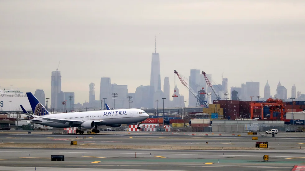 Flygindustrin, uppbackade av amerikanska myndigheter, kräver mer tid av mobiloperatörerna för att anpassa verksamheten inför lanseringen av nya 5G-tjänster i USA. Arkivbild