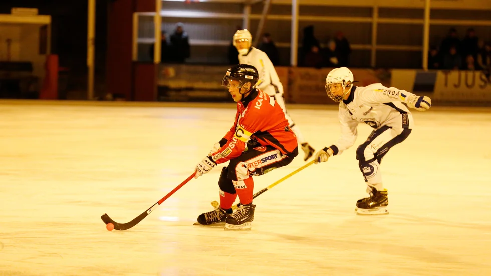Erik Skog bidrog med ett mål  och sju assists när Tjust Bandy körde över Borgia Norrköping.