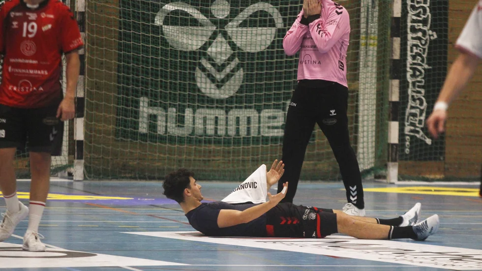 Nikola Roganovic och hans Guif blev under måndagskvällen helt avklädda av jumbon Skånela som vann med förkrossande 41–26.