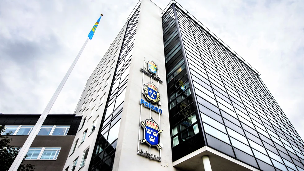 exteriör polishuset.