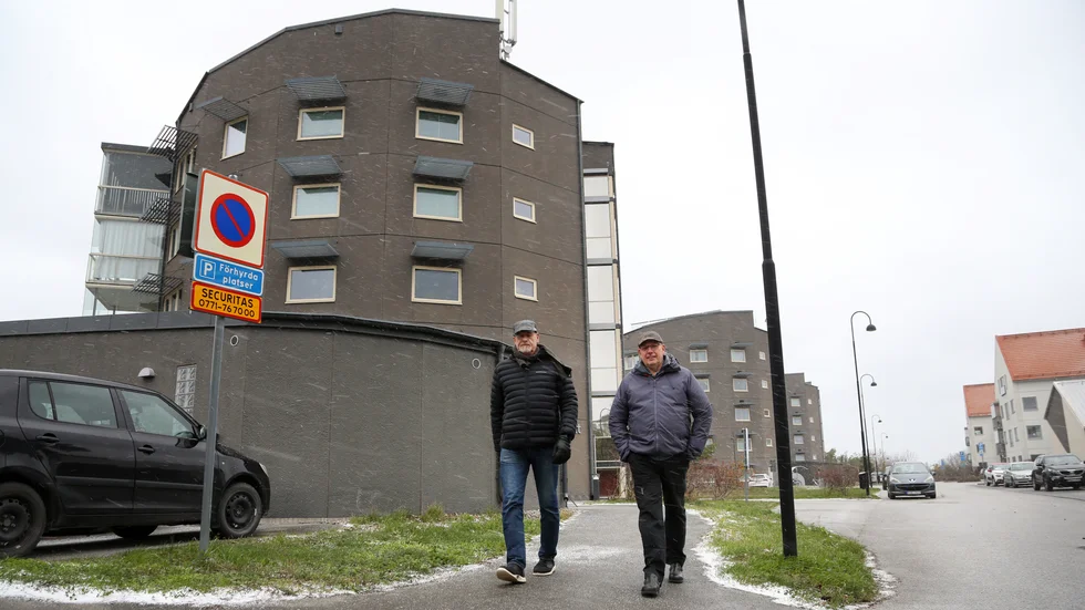 BRF Sjöliljan är redan registrerad. Peter Brennwald och Mats Boström hoppas att tillsammans med sina grannar kunna köpa lägenheterna från Gotlandshem och bilda bostadsrätt.