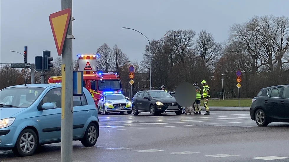 Räddningstjänst på plats i Linköping där en olycka inträffat.