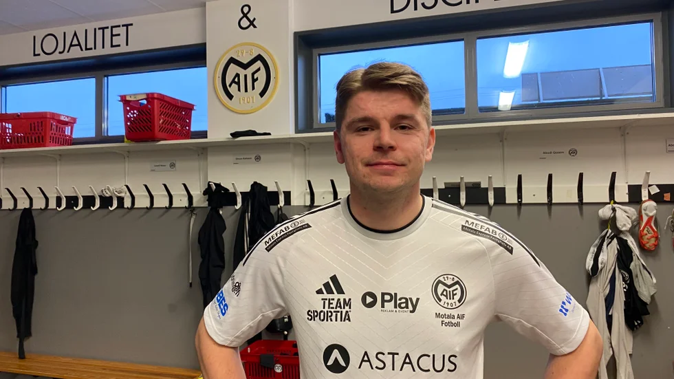 Ny mittfältare. Kevin Johansson är en central mittfältare som efter tre år i Åtvidabergs FF nu är klar för Motala AIF. Ett ettårskontrakt är skrivet inför division 2-säsongen 2025.