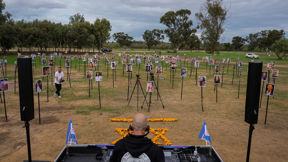 Foton av människor som kidnappades eller dödades av Hamas terrorattack 7 oktober 2023. Arkivbild.