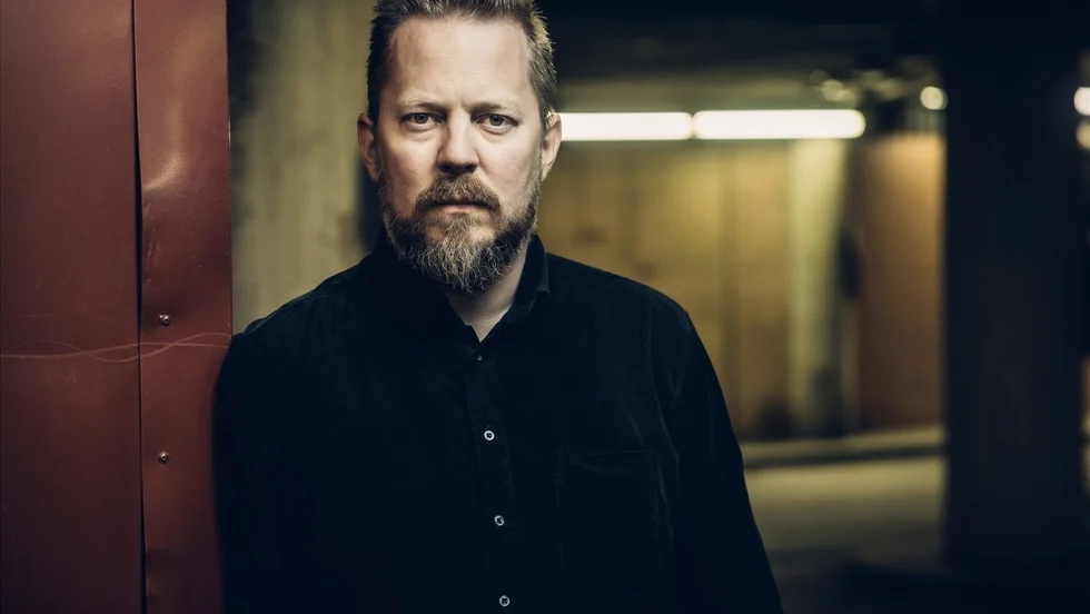 Anders Rydell är författare och chefredaktör för tidningen Författaren. Med "Stulen musik" avslutar han sin hyllade och prisade trilogi om nazisternas konststölder.