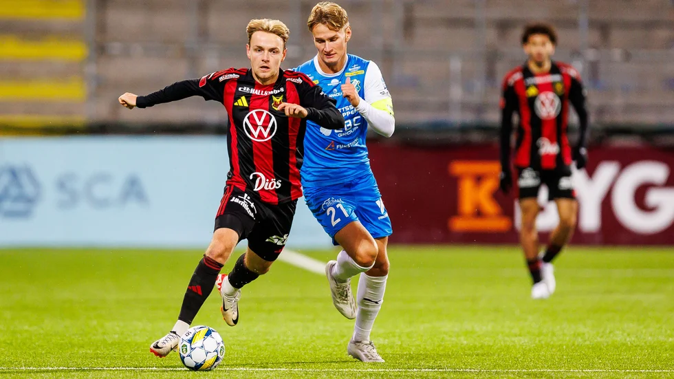 Piteåsonen Simon Marklund kan göra sina sista matcher för Östersunds FK i Superettan. Klubben riskerar konkurs. (Arkivbild)