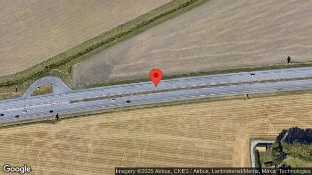 Stillastående fordon ger stopp i ett körfält på E4