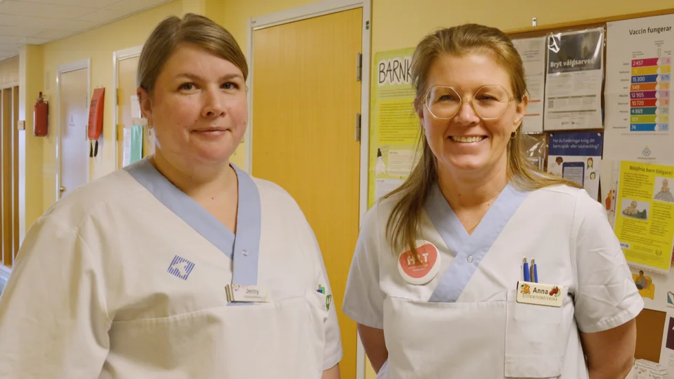 Jenny Lundmark och Anna Andersson trivs utmärkt på Lövånger Hälsocentral. 