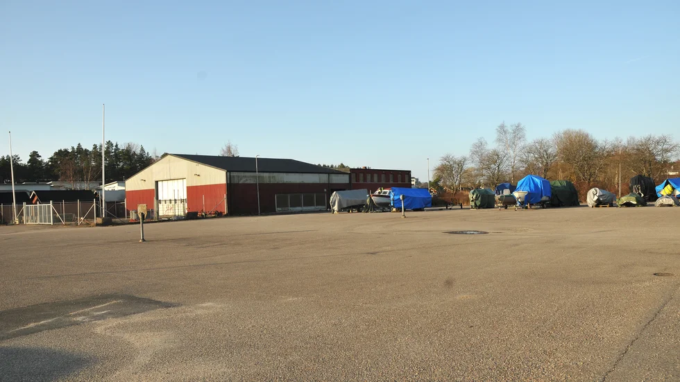 Den gamla Båt och motor-fastigheten erbjuder en unik möjlighet att skapa en grön oas i hjärtat av vår kommun.