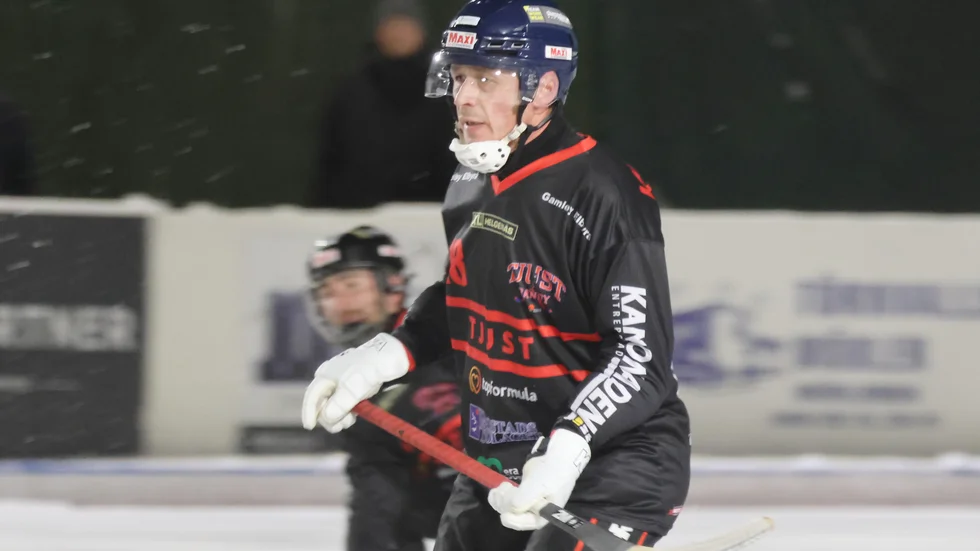 Tjust Bandys meriterade ryss Rinat Shamsutov stannar kvar i klubben säsongen ut.